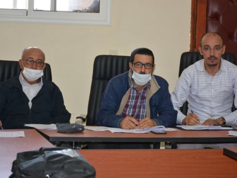 عقدت لجنة لجنة المرافق العمومية والخدمات برئاسة السيد الطيب نافع رئيس اللجنة